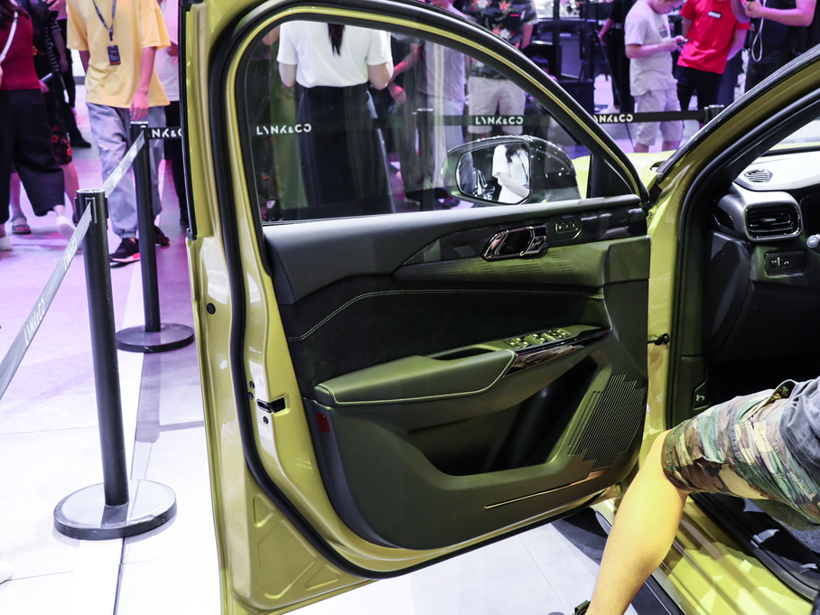 2019���I��03 03+ 2.0TD �Ԅ��������b��