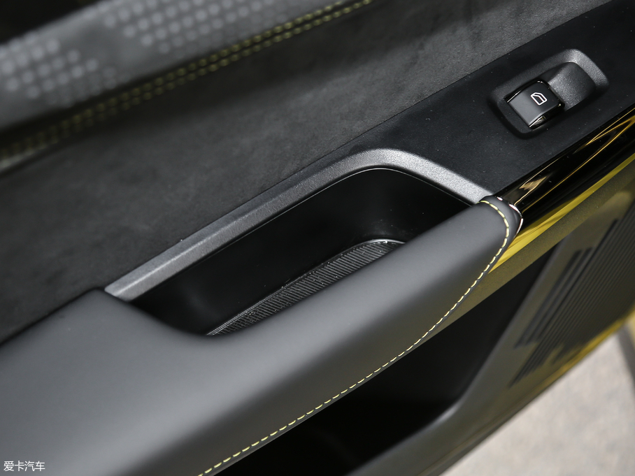 2019���I��03 03+ 2.0TD �Ԅ��������b��