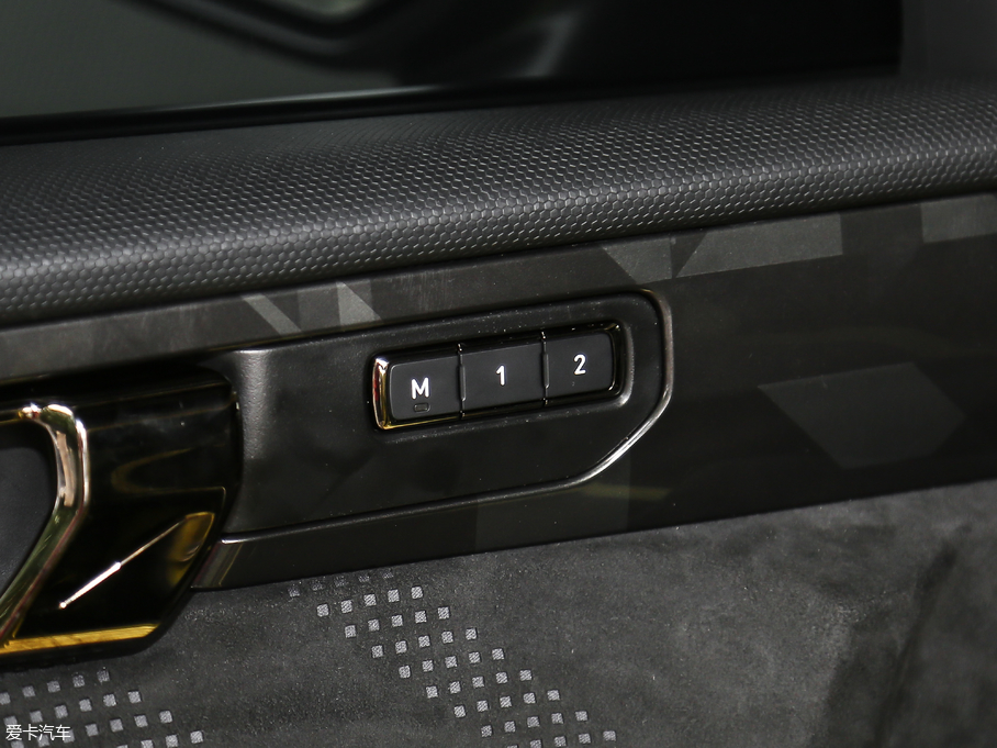 2019���I��03 03+ 2.0TD �Ԅ��������b��