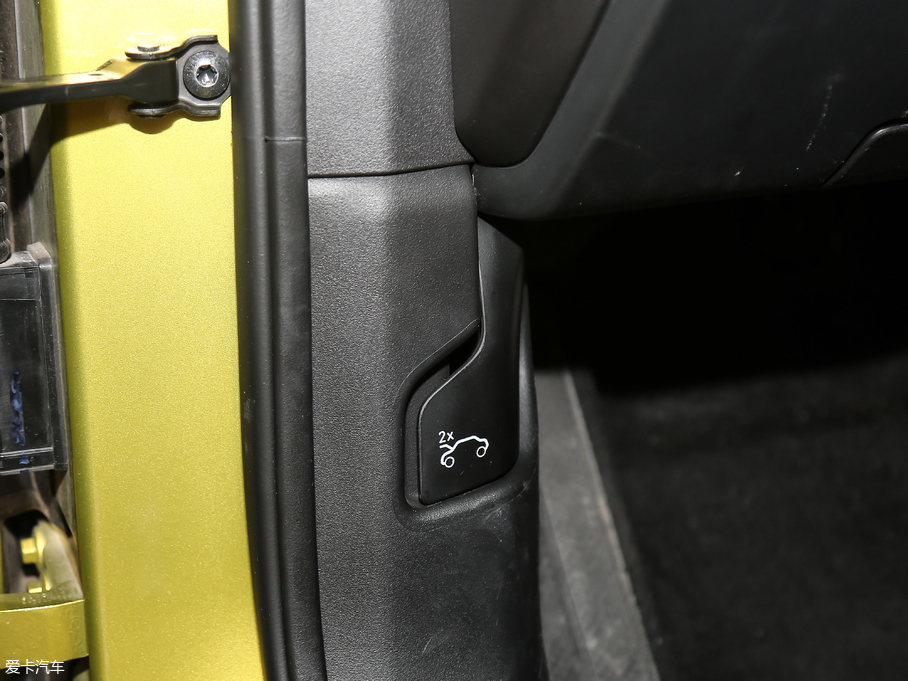 2019I03 03+ 2.0TD Ԅb