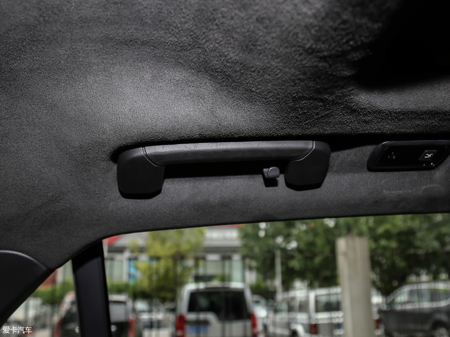 2019I03 03+ 2.0TD Ԅb