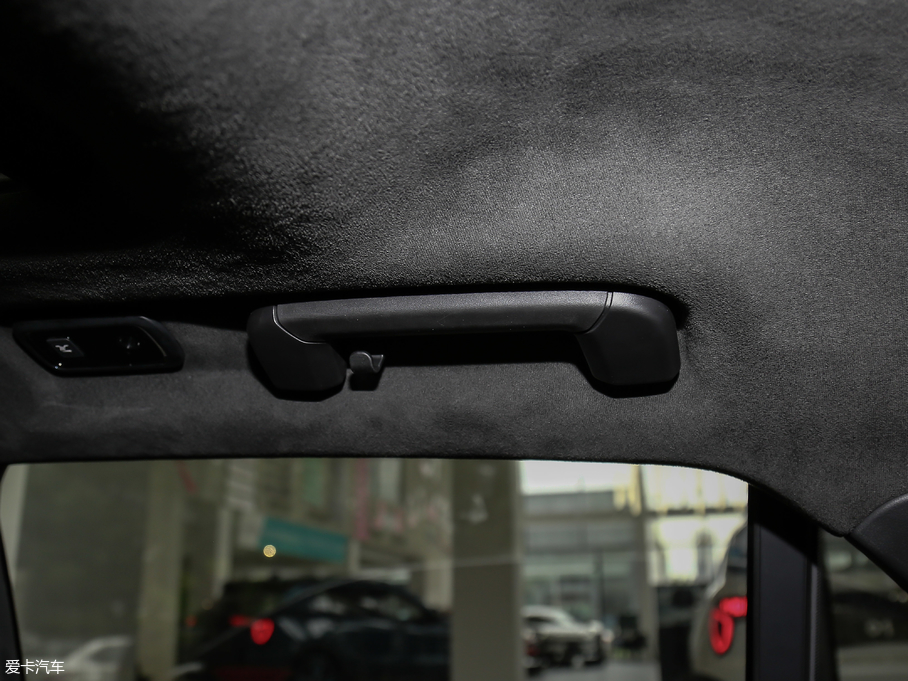 2019I03 03+ 2.0TD Ԅb