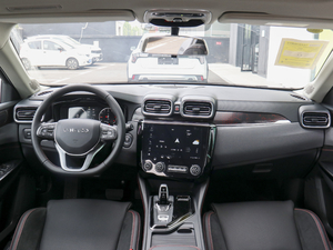 2020款1.5T DCT两驱劲版 内饰全景