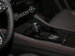 2020款1.5T DCT两驱耀Pro版 换挡杆