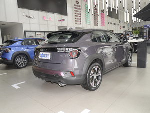 2021款1.5T DCT两驱耀Plus 整体外观