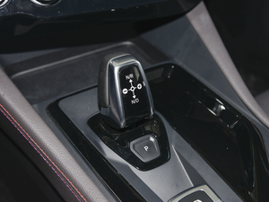 2021款1.5T DCT两驱耀Plus 换挡杆
