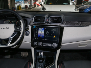 2021款1.5T DCT两驱耀Pro 中控台