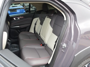 2021款1.5T PHEV Pro 后排座椅