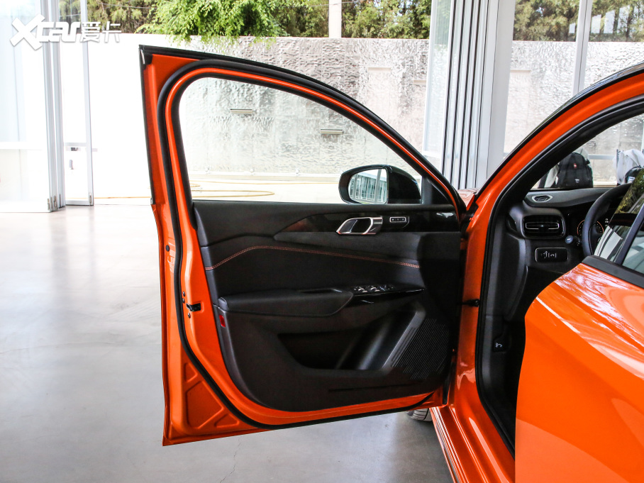 2021I02 Hatchback 2.0TD Halo {׼