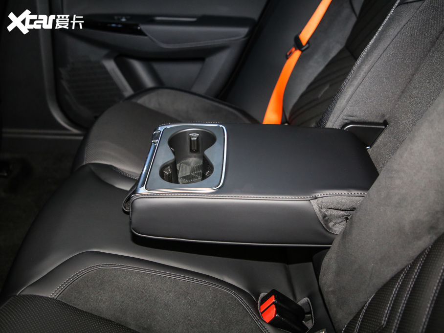 2021I02 Hatchback 2.0TD Halo {׼