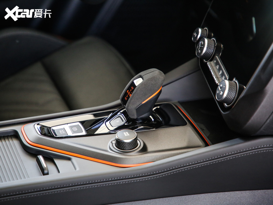 2021I(lng)02 Hatchback 2.0TD Halo {׼