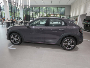 2022款2.0T DCT耀Plus 正侧（左）