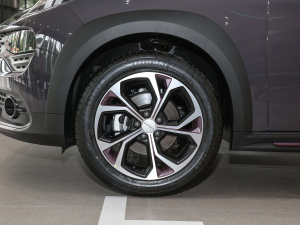 2022款2.0T DCT耀Plus 轮圈
