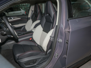 2022款2.0T DCT耀Plus 主驾驶座椅
