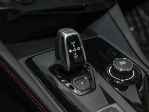 2022款2.0T DCT耀Plus 换挡杆