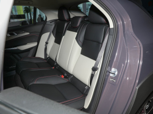 2022款1.5T DCT耀Plus 后排座椅