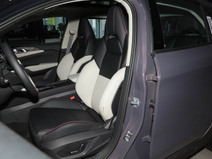 2022款1.5T DCT耀Plus 主驾驶座椅