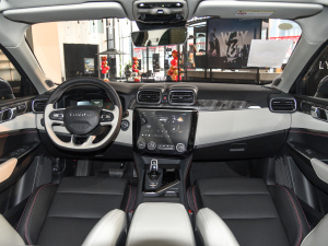 2022款1.5T DCT耀Pro 内饰全景