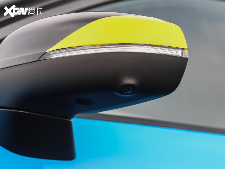 2022I03 03+ Cyan ư b