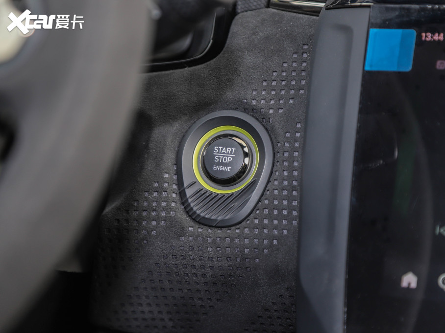 2022I03 03+ Cyan ư b