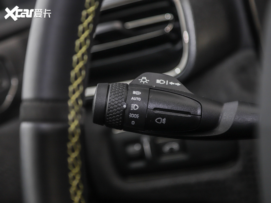 2022I03 03+ Cyan ư b