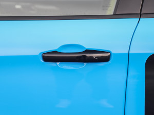 202203+ Cyan ư b {T