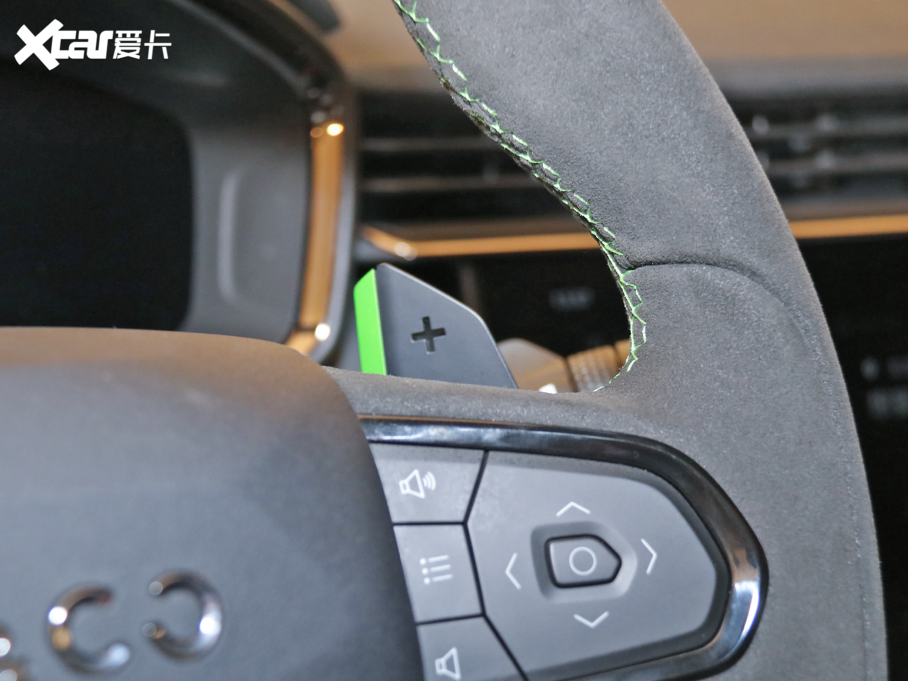 2022I05 05+ 2.0TD Ԅb