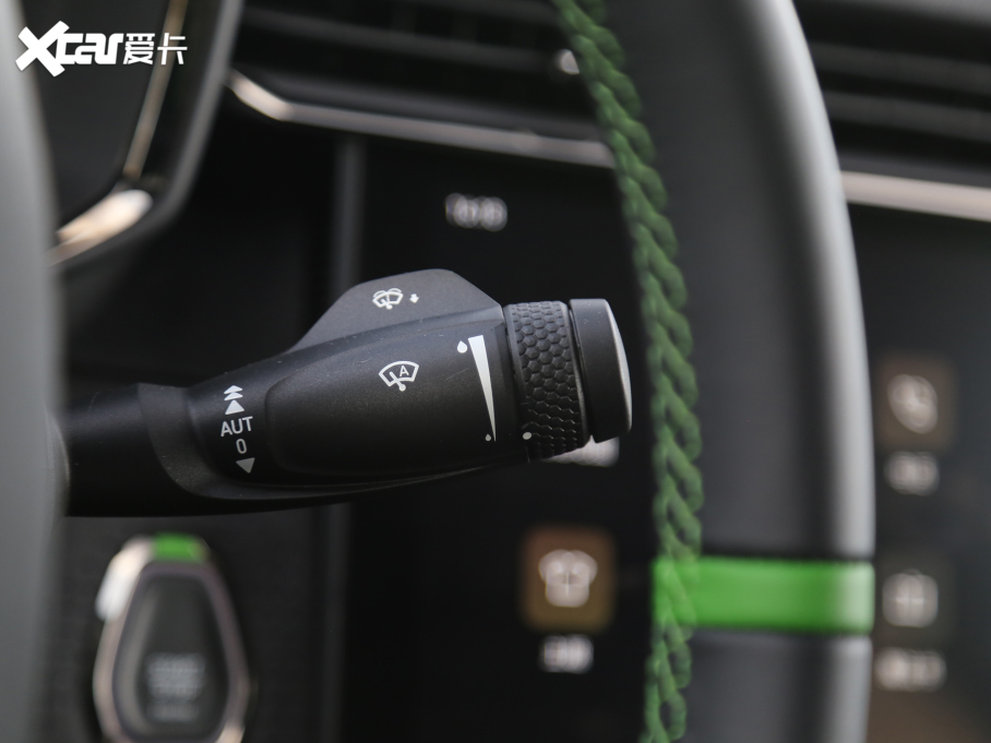 2022I05 05+ 2.0TD Ԅb