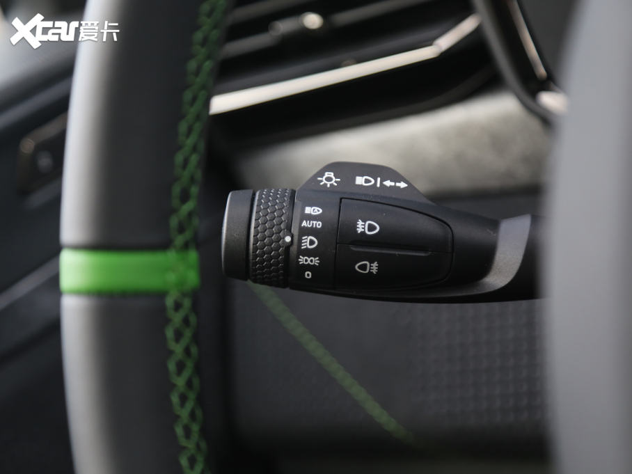 2022I(lng)05 05+ 2.0TD Ԅb