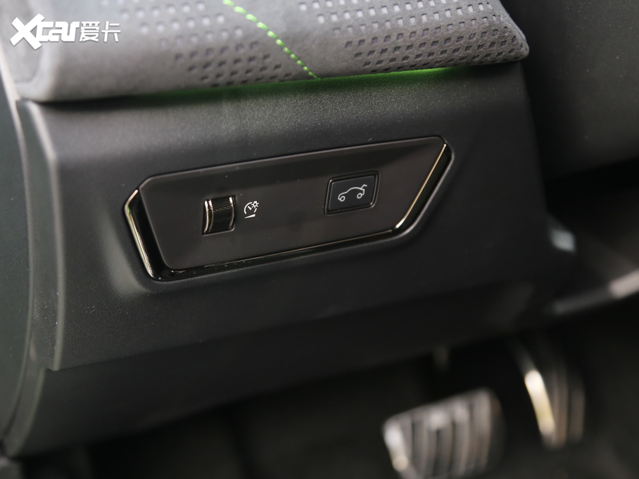 2022I05 05+ 2.0TD Ԅb