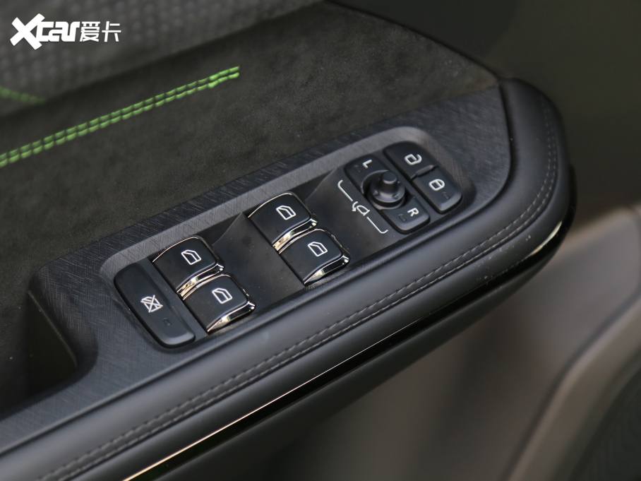 2022I05 05+ 2.0TD Ԅb