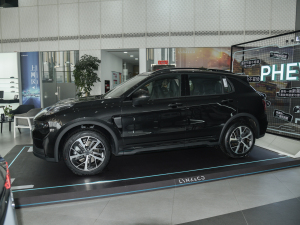 2022款1.5TD PHEV Plus 正侧（左）