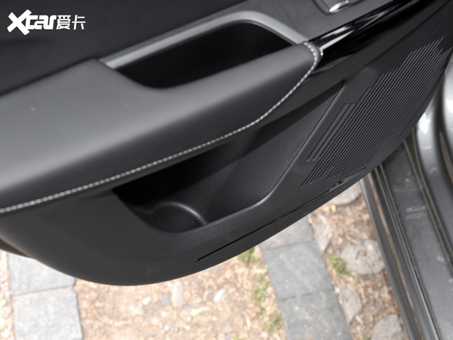 2022I02 Hatchback 20TD Pro