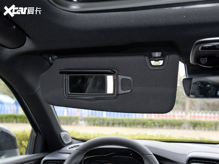 2022I02 Hatchback 20TD Pro