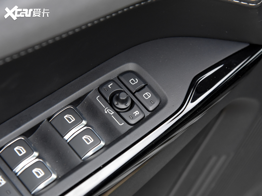 2022I02 Hatchback 20TD Pro