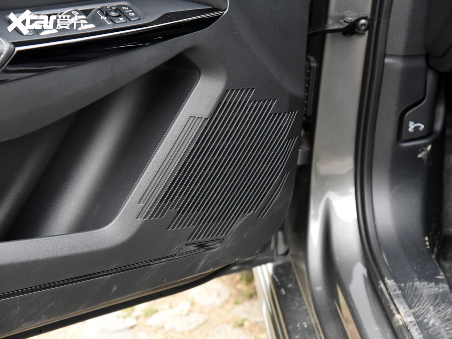 2022I02 Hatchback 20TD Pro