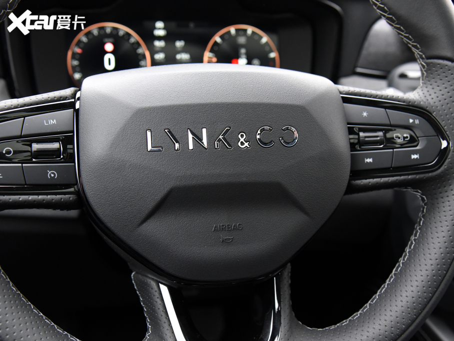 2022I(lng)02 Hatchback 20TD Pro