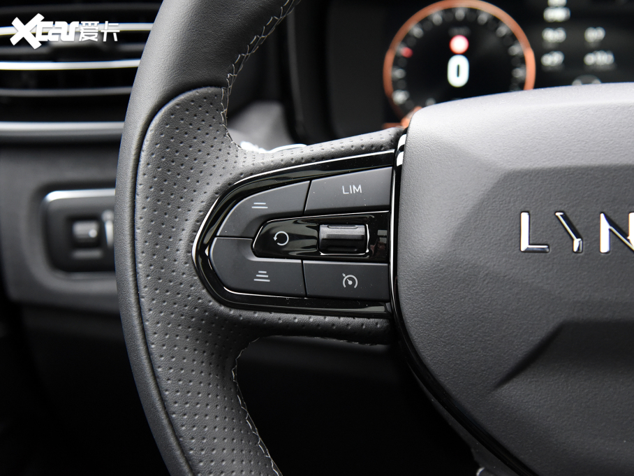 2022I02 Hatchback 20TD Pro