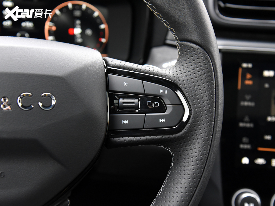 2022I02 Hatchback 20TD Pro