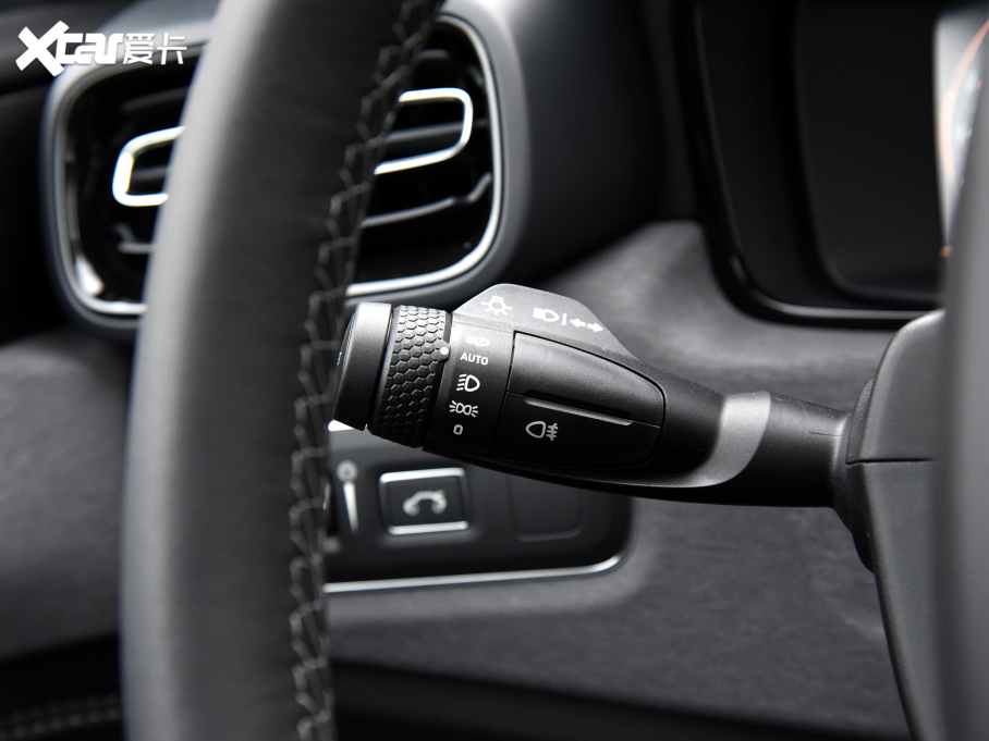 2022I02 Hatchback 20TD Pro