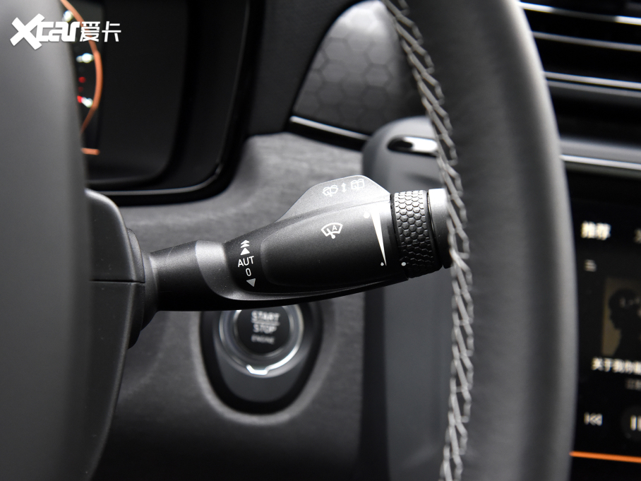 2022I(lng)02 Hatchback 20TD Pro