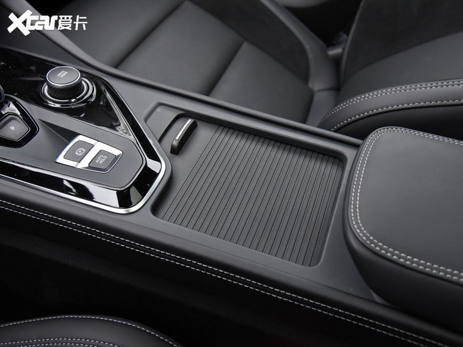 2022I02 Hatchback 20TD Pro