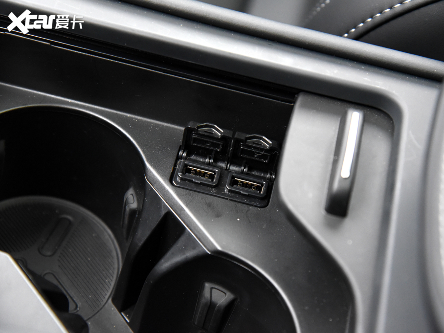 2022I02 Hatchback 20TD Pro