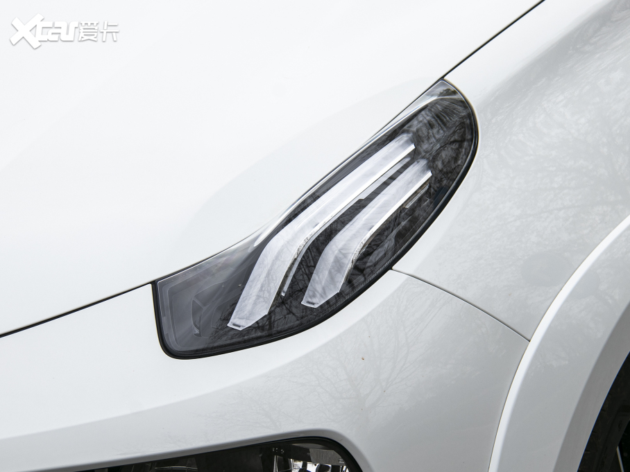 2022I02 Hatchback 20TD Pro