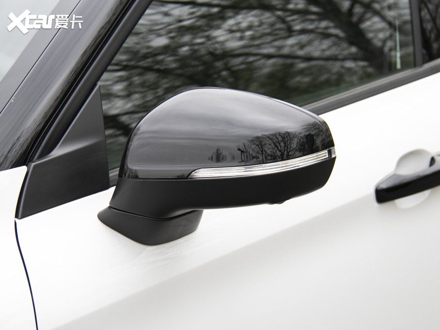 2022I02 Hatchback 20TD Pro