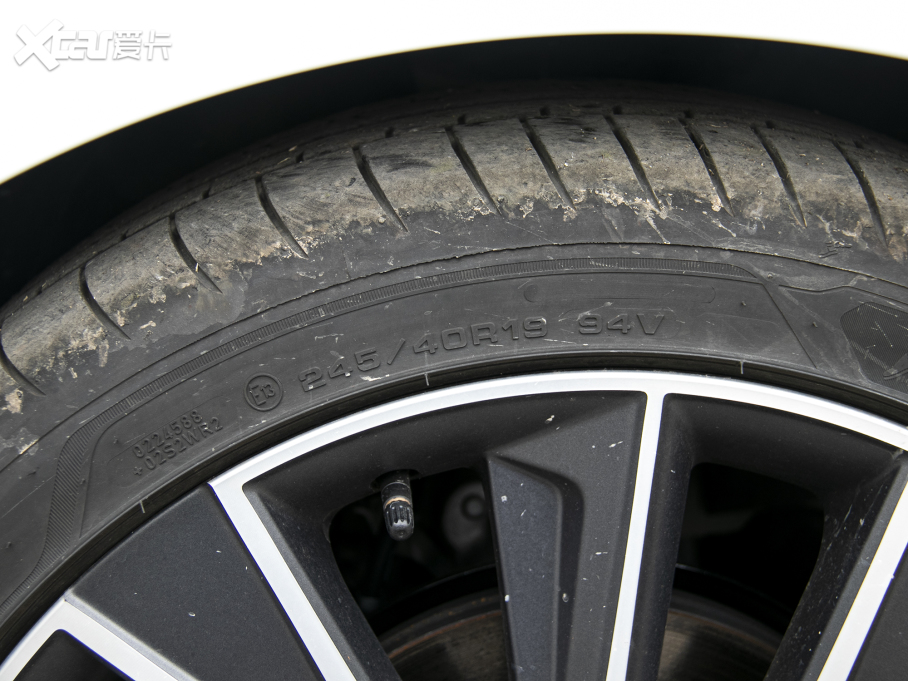 2022I02 Hatchback 20TD Pro