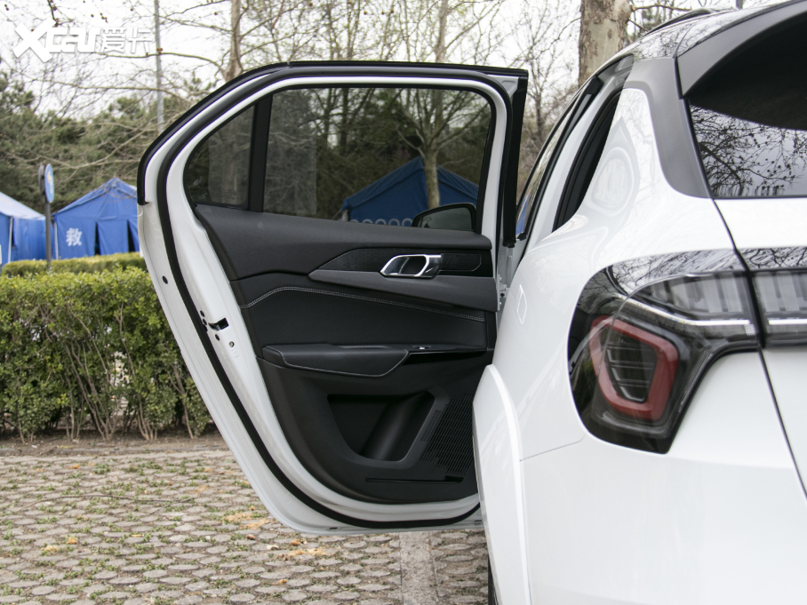 2022I02 Hatchback 20TD Pro