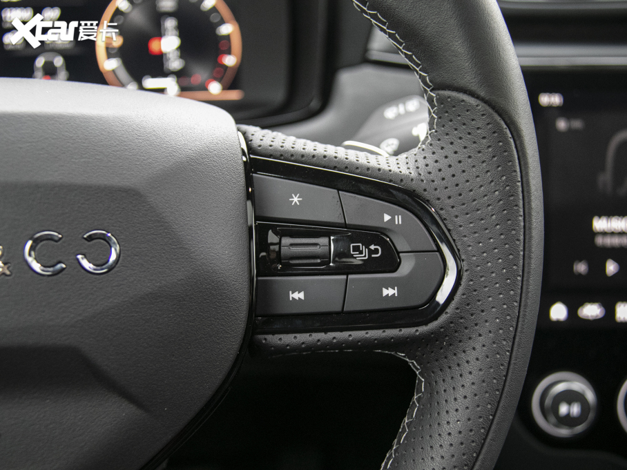 2022I02 Hatchback 20TD Pro