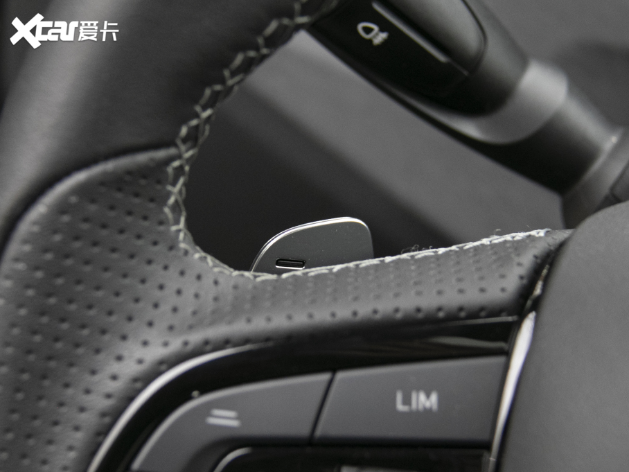 2022I02 Hatchback 20TD Pro