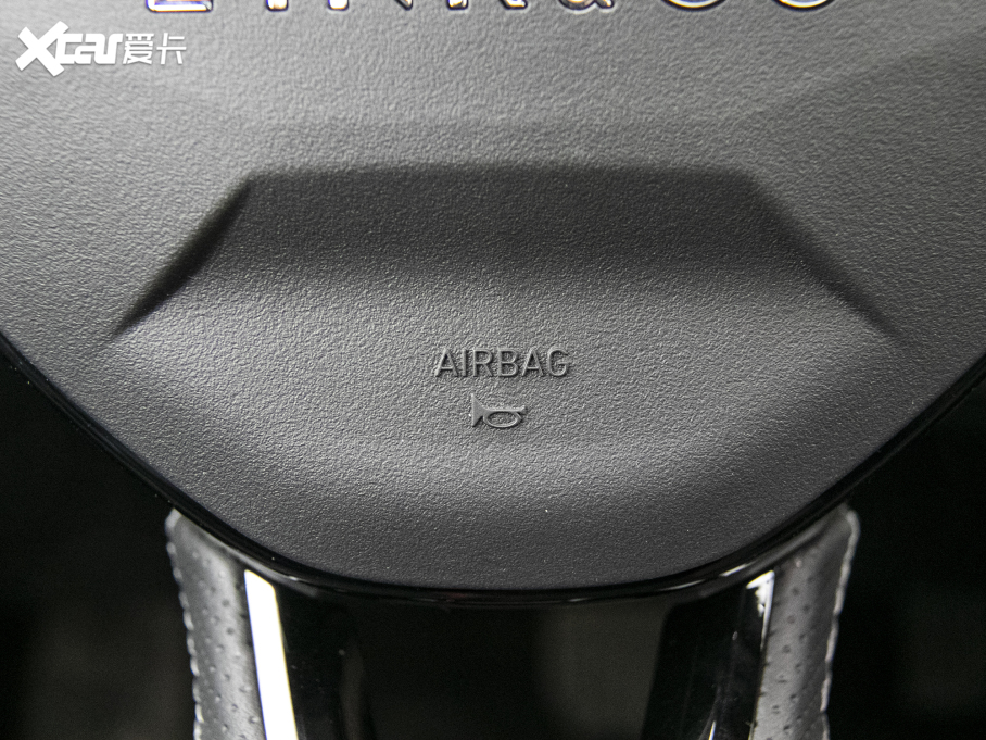 2022I02 Hatchback 20TD Pro